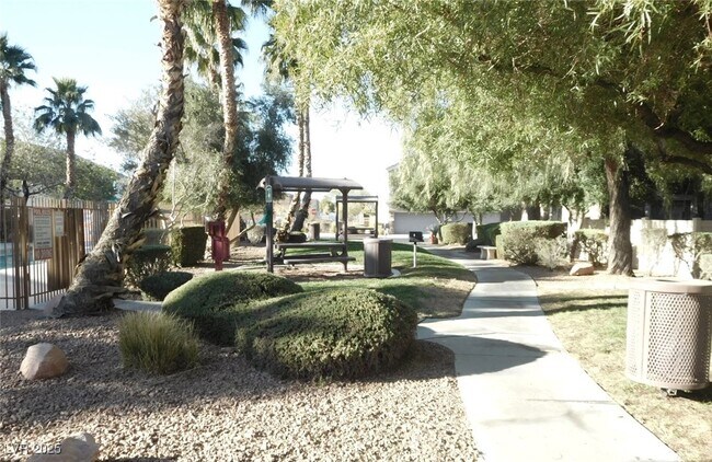 Building Photo - 6639 Tumbleweed Ridge Ln