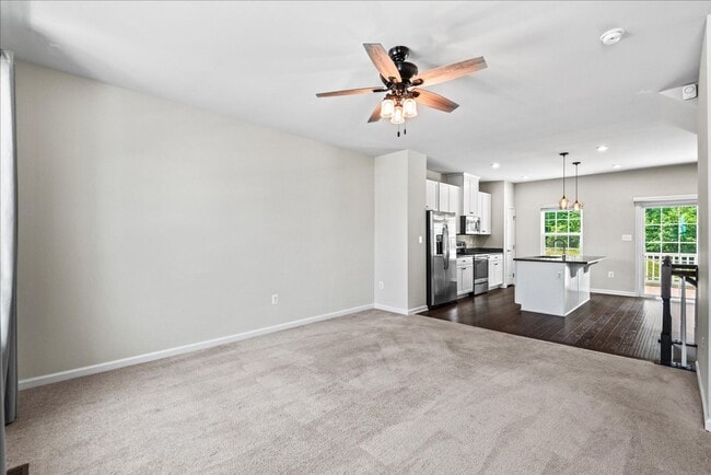 Building Photo - 6310 Crittenden Ln