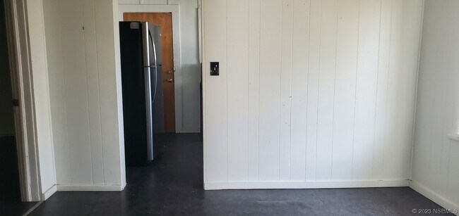 Building Photo - 666 Dora St