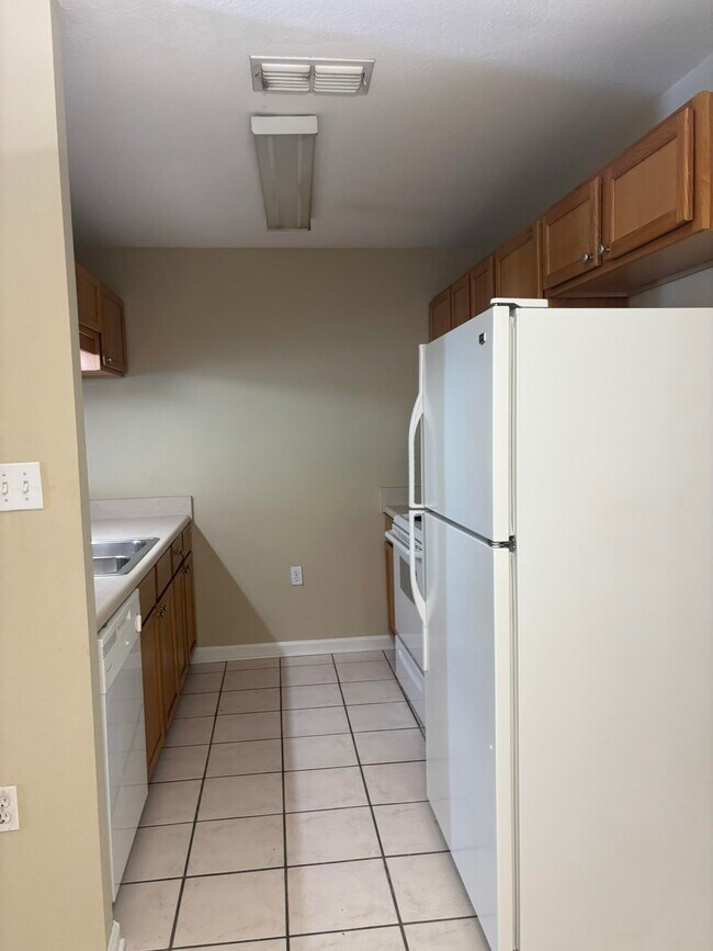 Building Photo - 2740 W Tharpe St