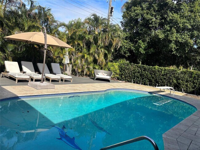 Building Photo - 7261 NW 6th Ct