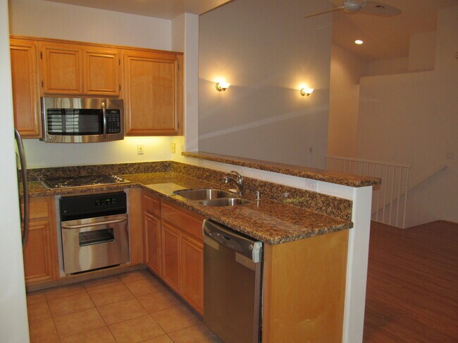 Building Photo - Andria of UTC Townhome with Attached Garag...