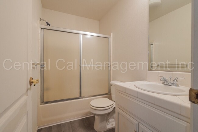 Building Photo - 3 Bedroom/2 Bath Home in RiverLakes - $215...