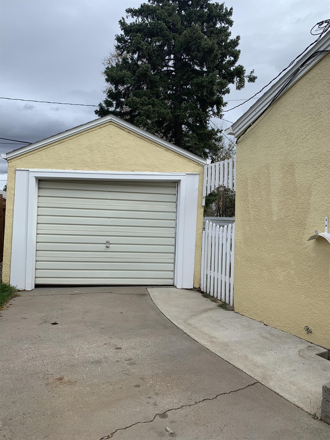 Building Photo - 4126 Pleasant Dr