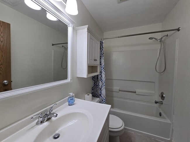 Building Photo - 5690 Kilbury Ln
