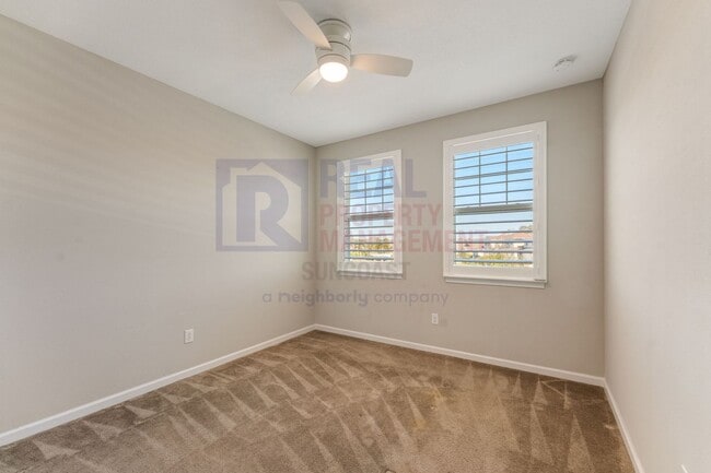 Building Photo - 3689 Divot Ln