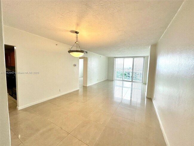 Building Photo - 3000 S Ocean Dr