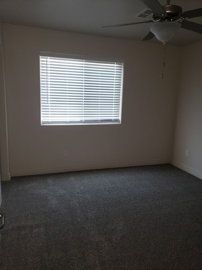 Building Photo - Gorgeous 4 bedroom for rent