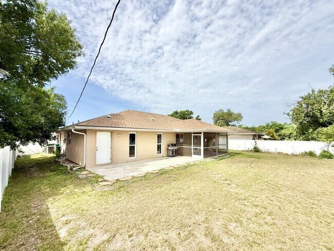 Building Photo - 22148 Lockport Ave