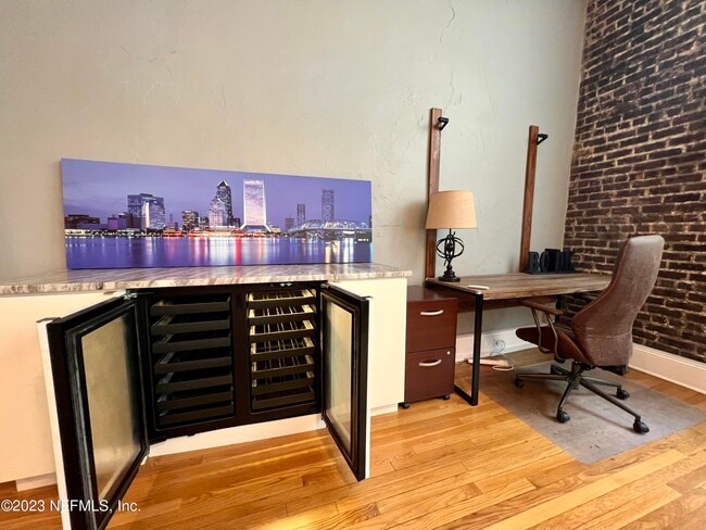 Building Photo - 2525 College St