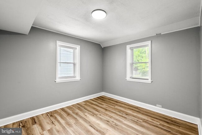 Building Photo - 3406 Louth Rd