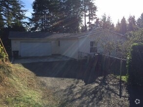 Building Photo - 1445