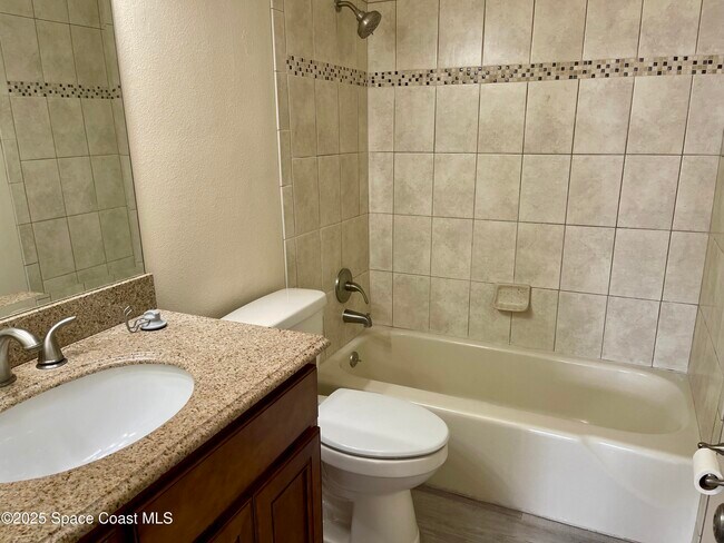 Building Photo - 1708 Fenway Cir