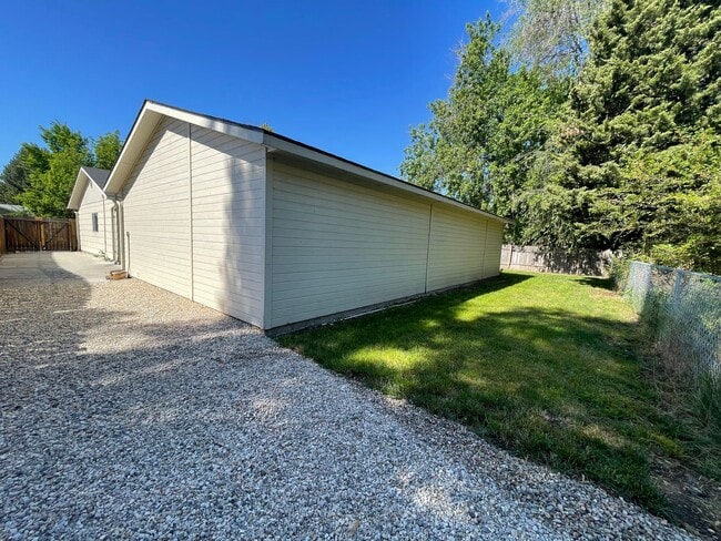 Building Photo - Perfect 3bd/2ba home in heart of Eagle, ID...