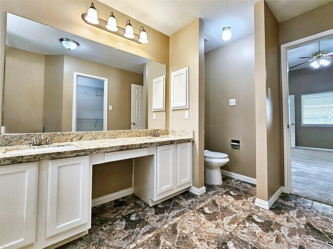 Building Photo - 16611 Creek Trail