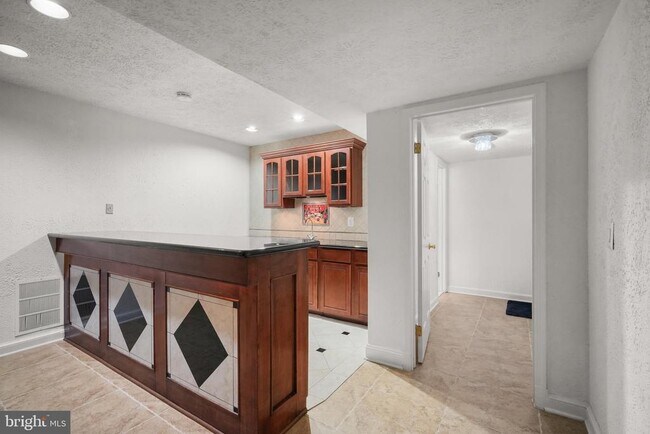 Building Photo - 9809 Hall Rd