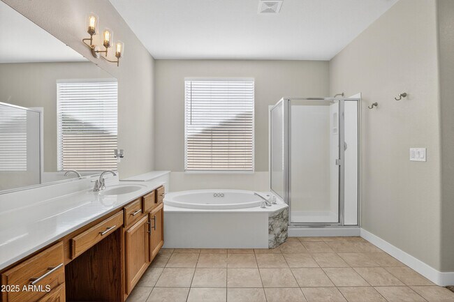 Building Photo - 11517 W Laurelwood Ln