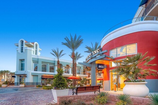 Building Photo - 917 Vegas View Dr