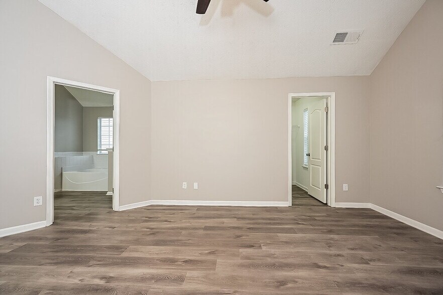 Building Photo - 2365 Brookgate Way