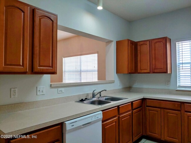 Building Photo - 1723 Forest Lake Cir W