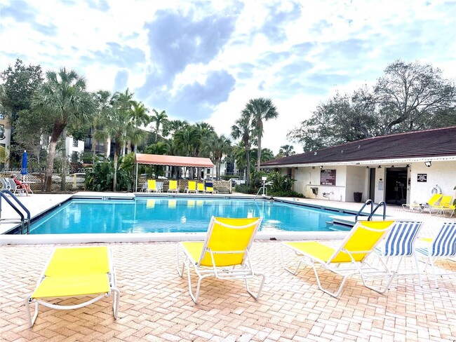 Primary Photo - 5530 NW 44th St