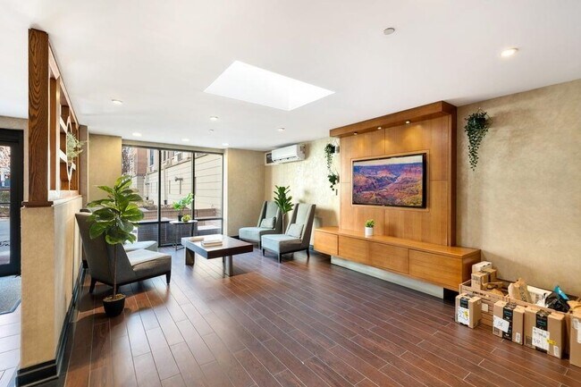 Building Photo - 149 Essex St