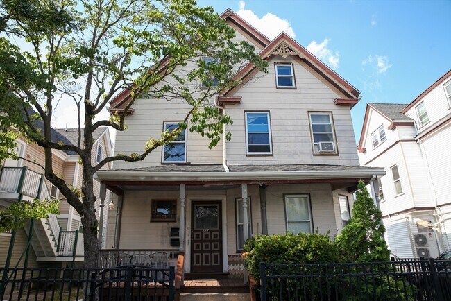 Primary Photo - 337 Centre St