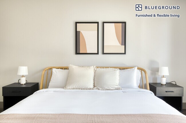 Building Photo - 5100 Wilshire Blvd