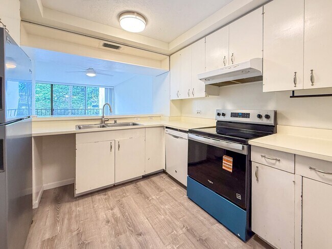 Building Photo - Beautiful One Bedroom in Hawaii Kai