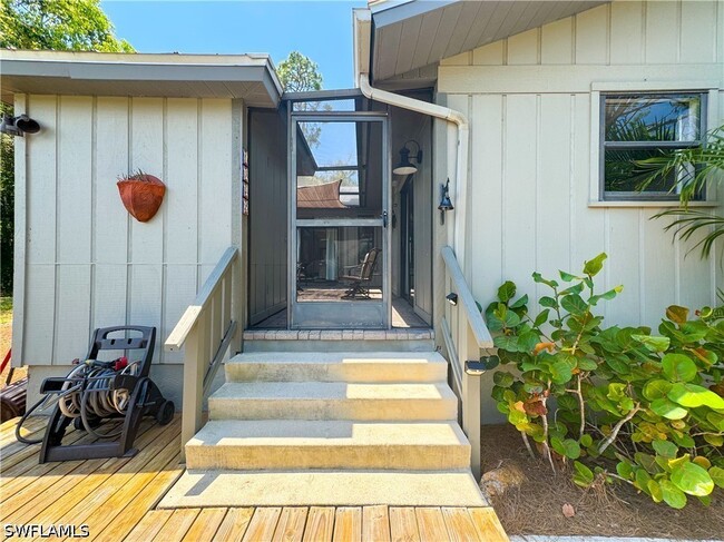 Building Photo - 1042 Oak Forest Dr