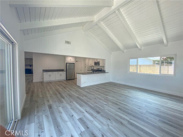 Building Photo - 10427 La Despensa Ave