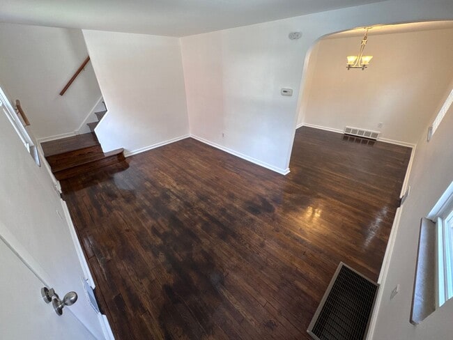 Building Photo - Updated 2-Bedroom 1-Bath House in Duquesne!!