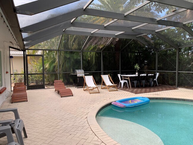 Building Photo - 7243 Antigua Pl