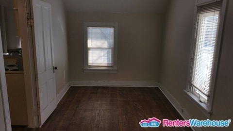 Building Photo - 224 S Park St