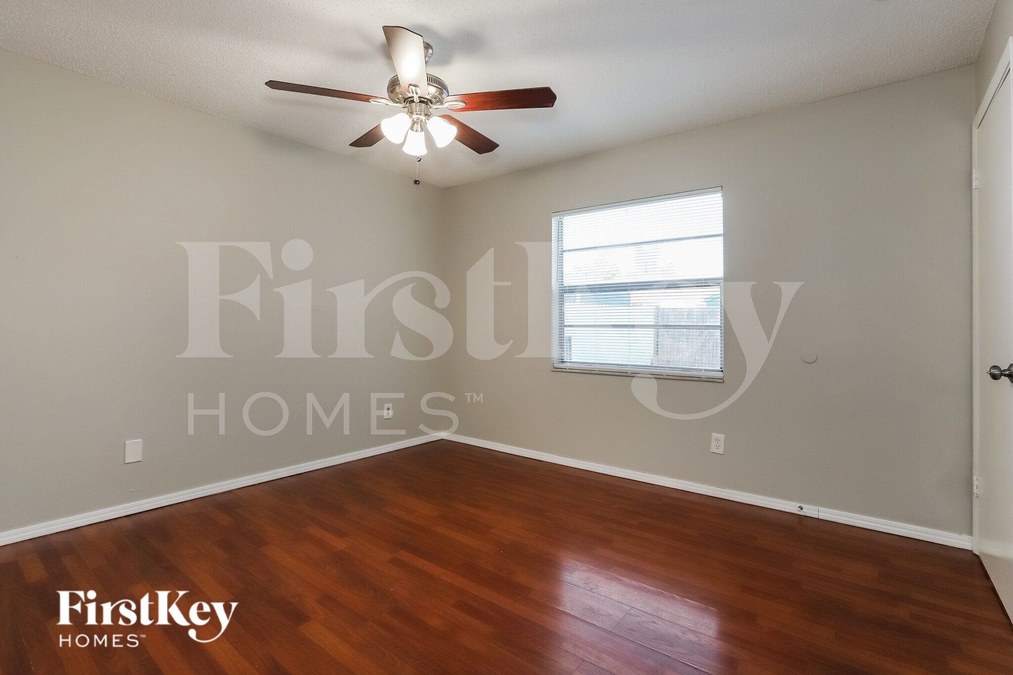 Building Photo - 924 Axlewood Cir