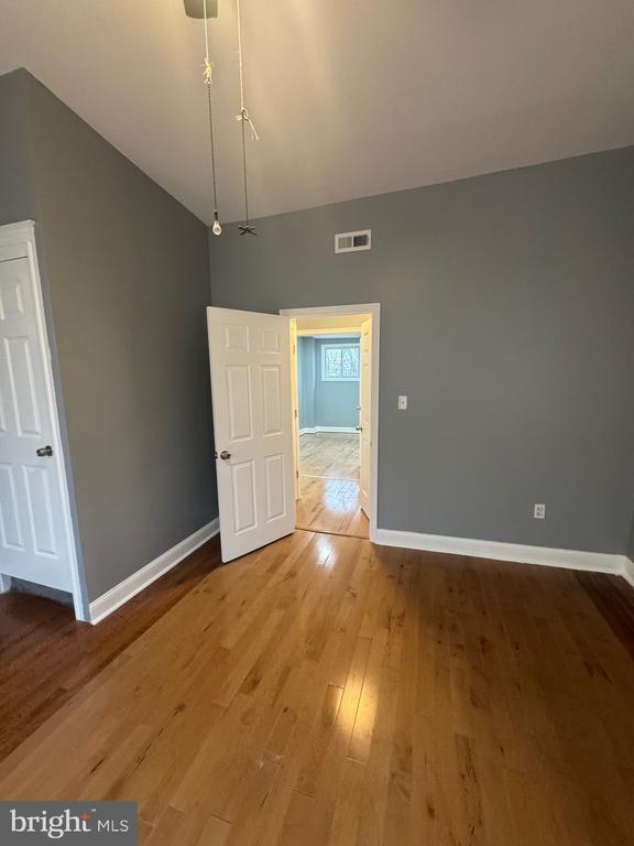 Building Photo - 3221 Lyndale Ave