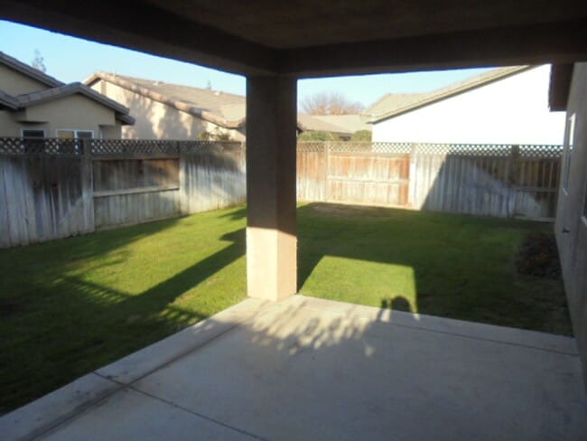 Building Photo - GRAND ISLAND PLACE---SEVEN OAKS ! Applicat...