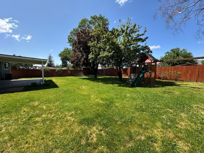 Building Photo - 5301 Bel Aire Dr