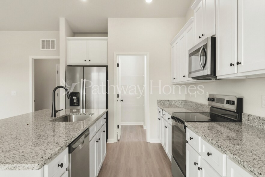 Building Photo - 3477 Bear Den Dr