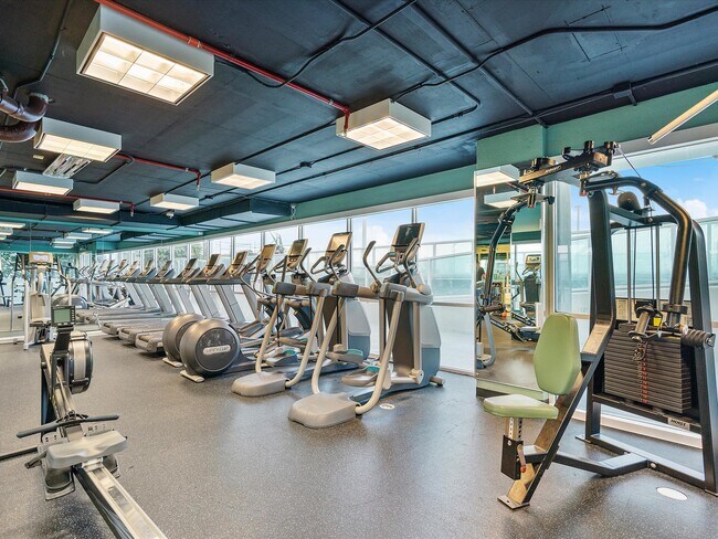 Building Photo - 650 West Ave