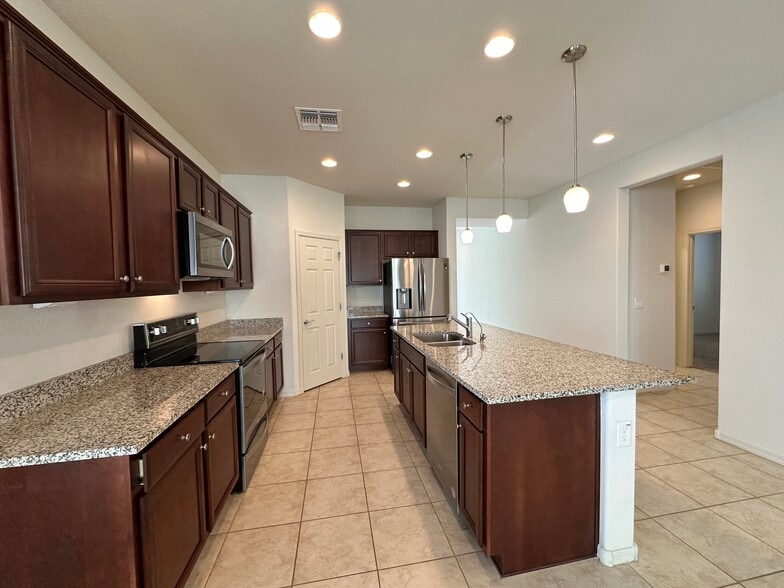 Building Photo - 5708 N 88th Ave