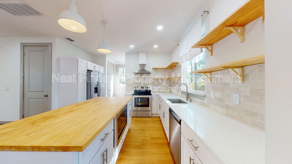 Building Photo - 966 Ingleside Ave
