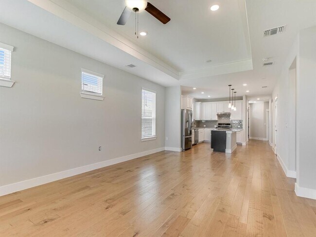 Building Photo - 612 Benton Ln
