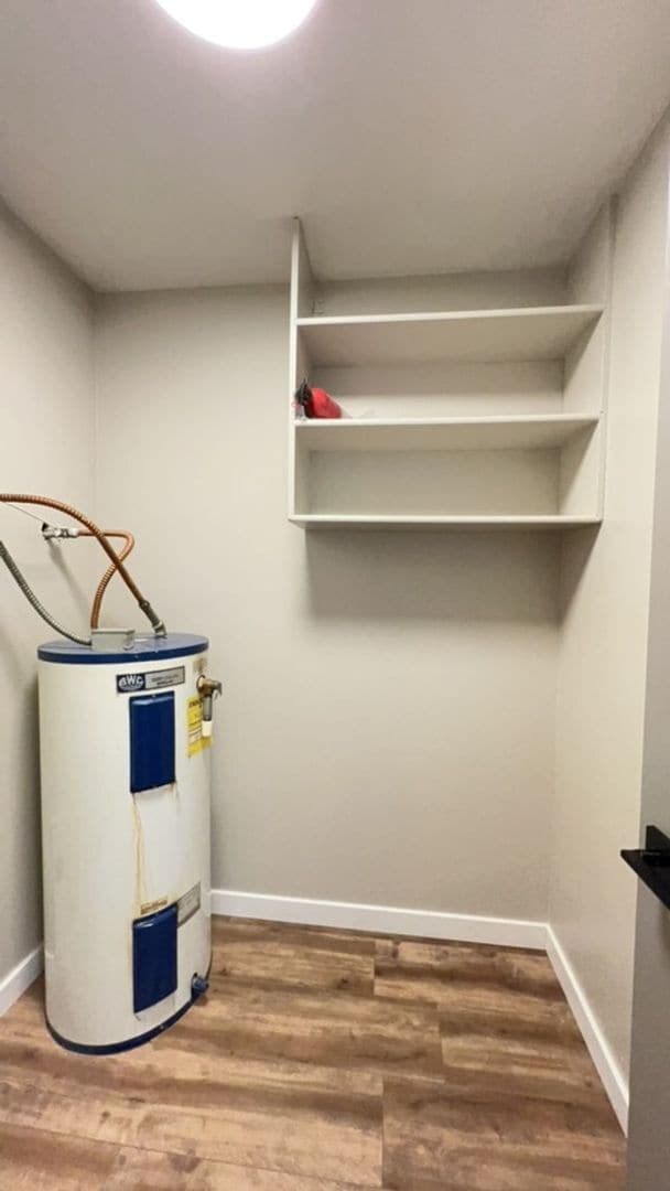 Building Photo - Cozy, Completely Remodeled, One Bedroom Ap...