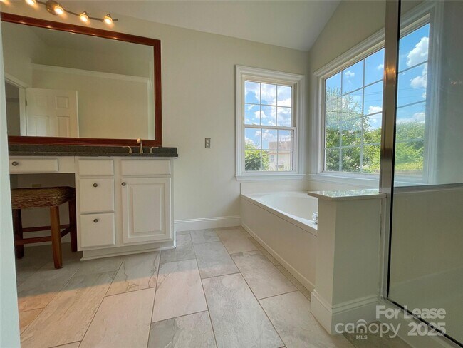 Building Photo - 8509 Netherfield Ct