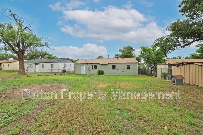 Building Photo - 3810 Mesa Verde Dr