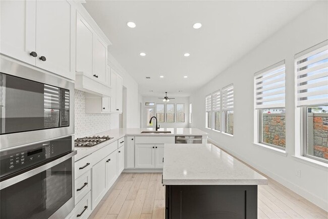 Building Photo - 29411 Mesquite Oaks Dr
