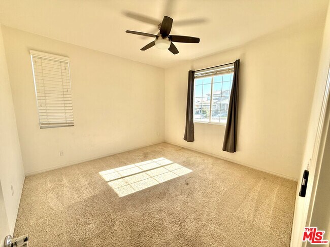 Building Photo - 28604 Clearview St