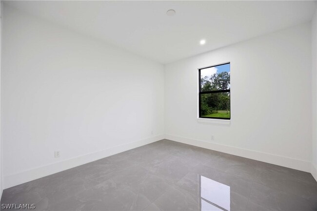 Building Photo - 3809 Sunset Rd