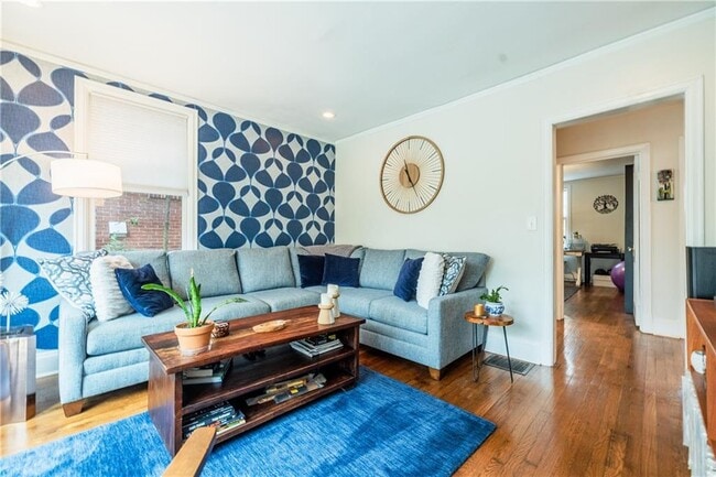 Building Photo - 360 8th St NE